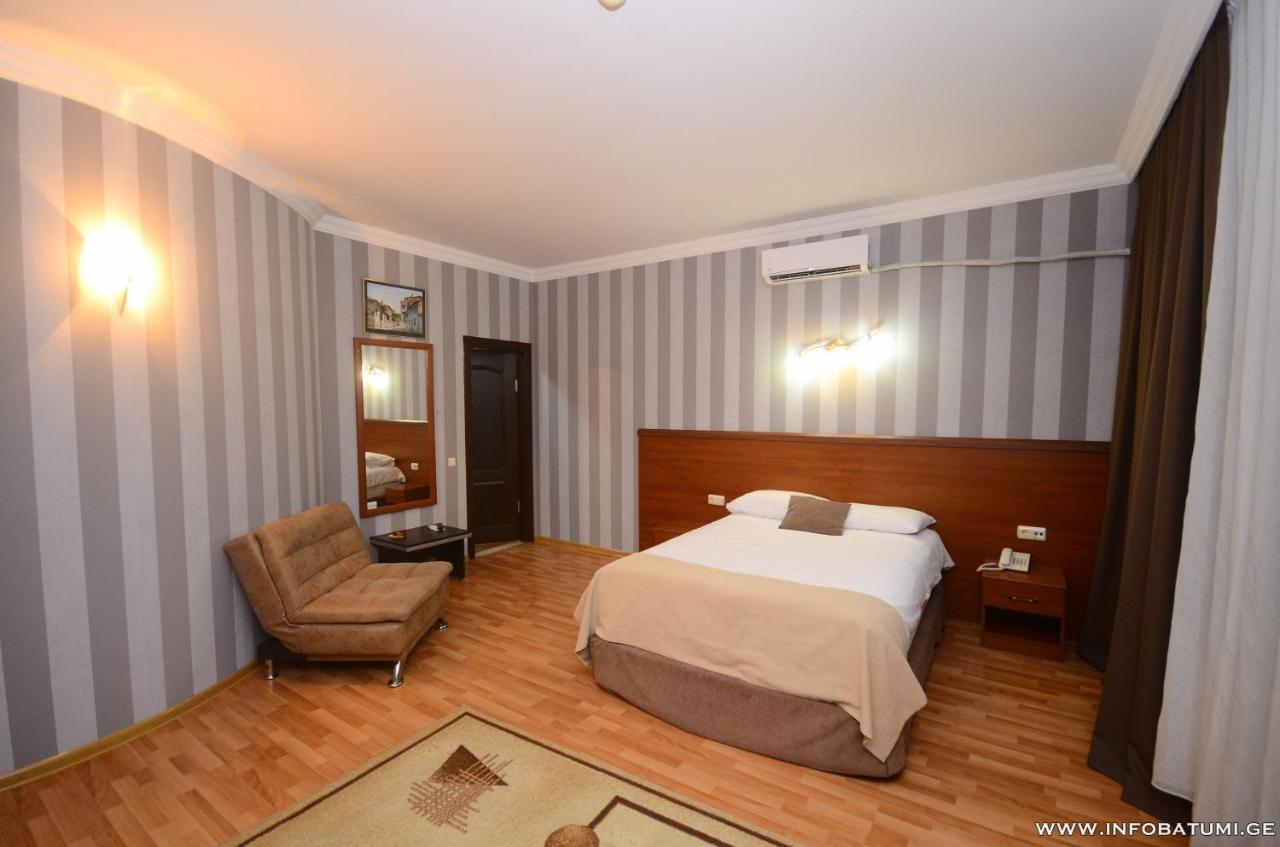 Hotel Istanbul Batumi Exteriér fotografie