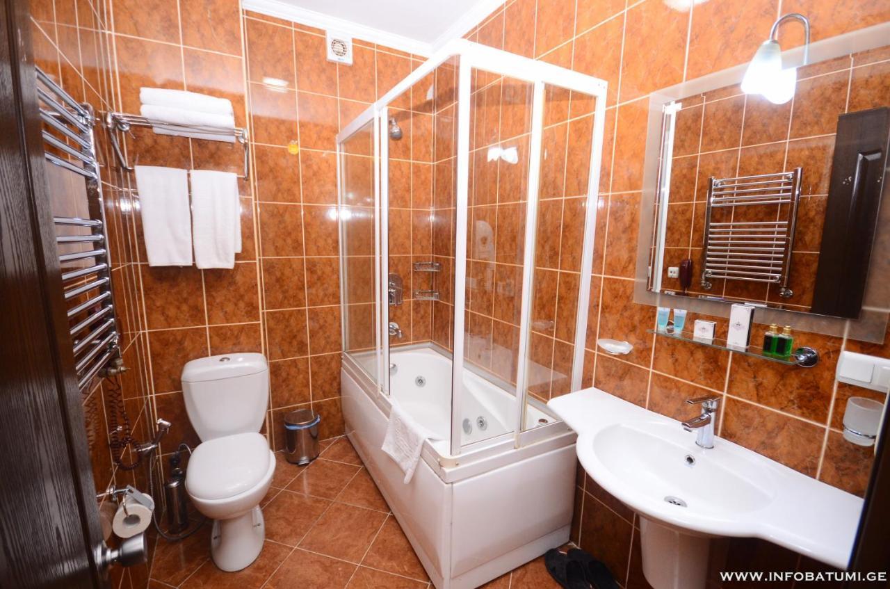Hotel Istanbul Batumi Exteriér fotografie